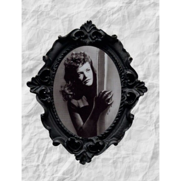 Cat People 1942 Pin - Vintage Horror Movie Badge Memorabilia Collectable - Picture 1 of 1